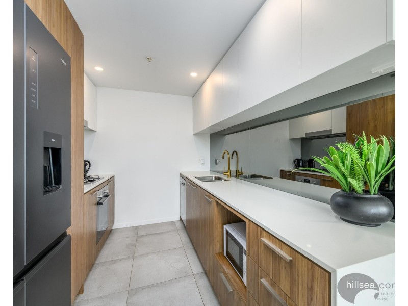 806/372 Marine Parade, Labrador QLD 4215