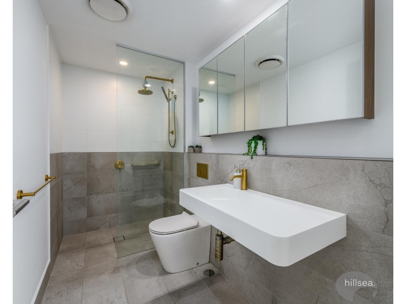 806/372 Marine Parade, Labrador QLD 4215