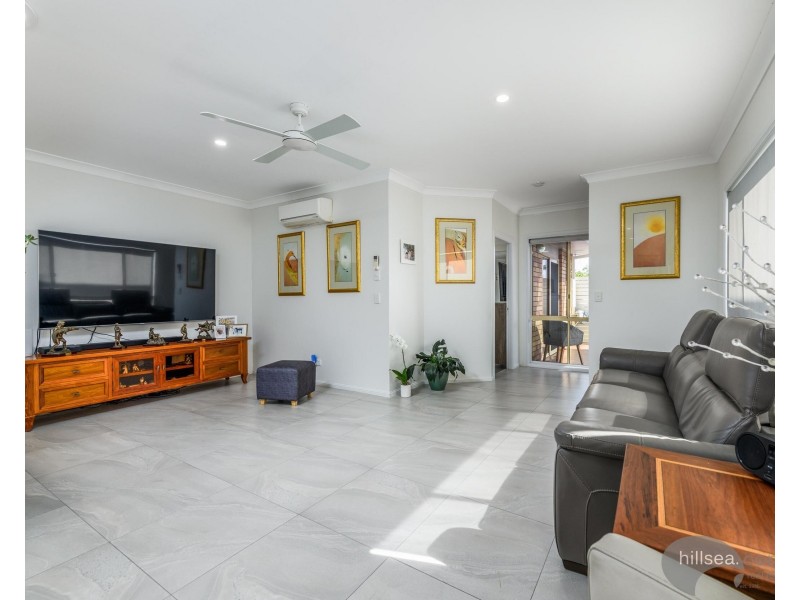 1/215 Bayview Street, Runaway Bay QLD 4216