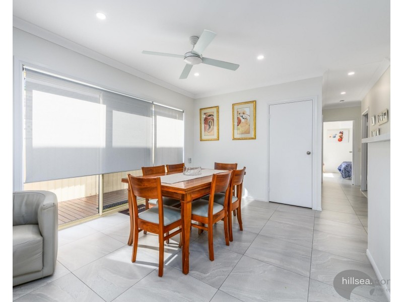 1/215 Bayview Street, Runaway Bay QLD 4216