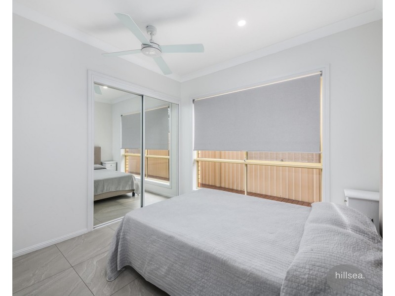 1/215 Bayview Street, Runaway Bay QLD 4216