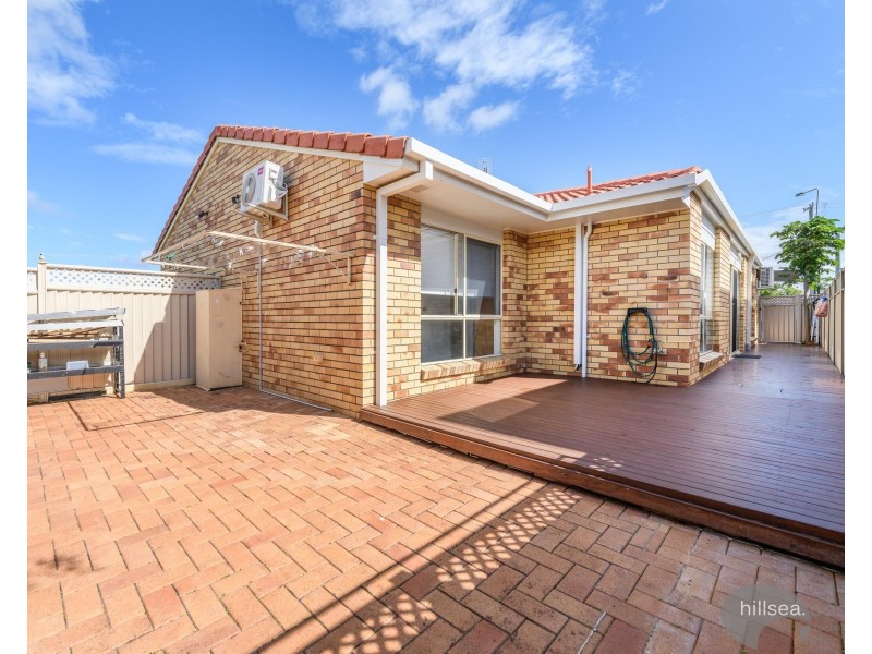 1/215 Bayview Street, Runaway Bay QLD 4216