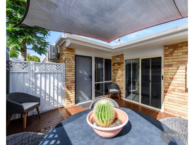 1/215 Bayview Street, Runaway Bay QLD 4216