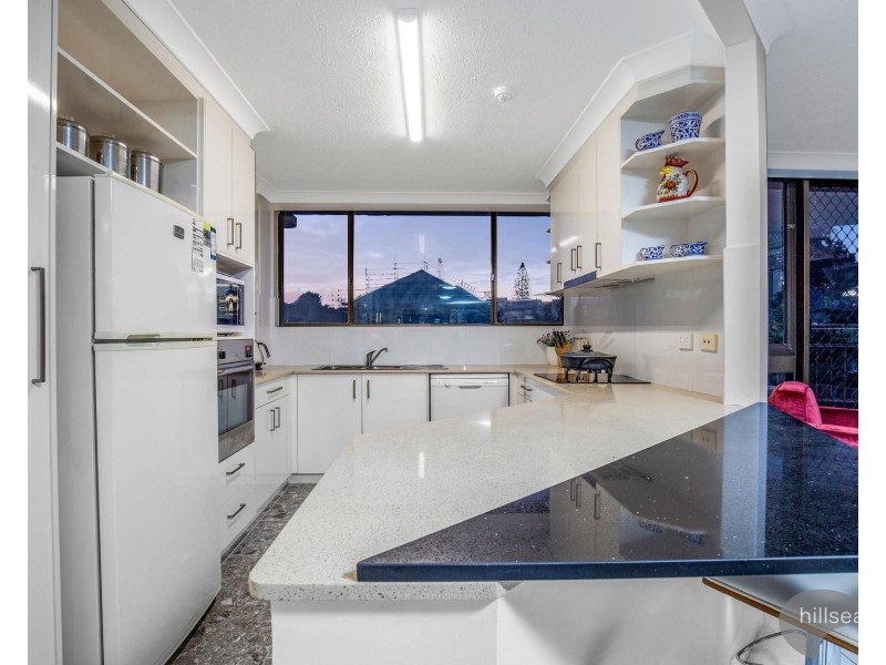 28/9 Bayview Street, Runaway Bay QLD 4216