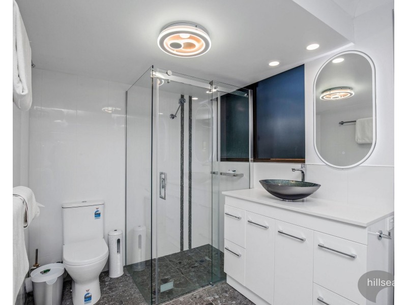 28/9 Bayview Street, Runaway Bay QLD 4216