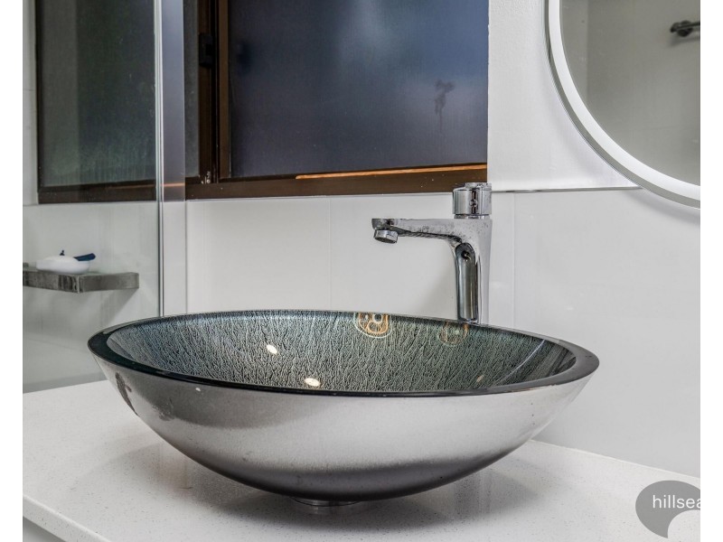 28/9 Bayview Street, Runaway Bay QLD 4216