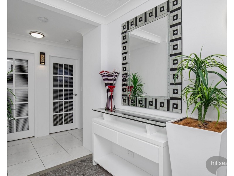 28/9 Bayview Street, Runaway Bay QLD 4216