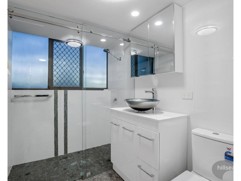 28/9 Bayview Street, Runaway Bay QLD 4216