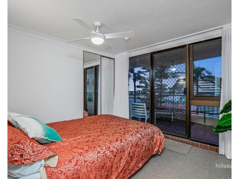 28/9 Bayview Street, Runaway Bay QLD 4216