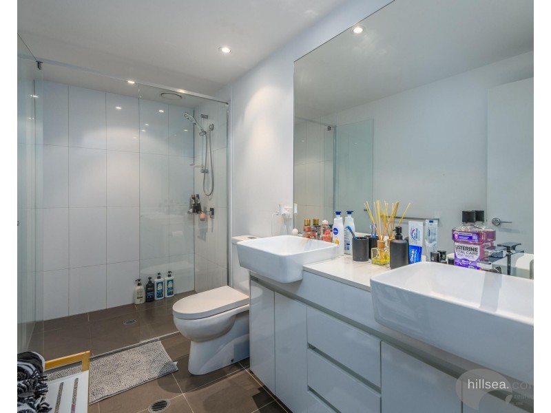304/15 Compass Drive, Biggera Waters QLD 4216