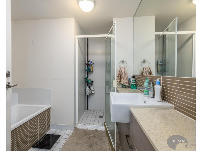 621/66 Sickle Avenue, Hope Island QLD 4212