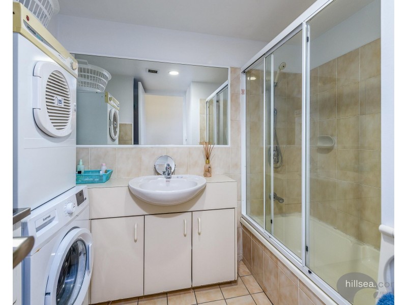 2/22 Jennifer Avenue, Runaway Bay QLD 4216