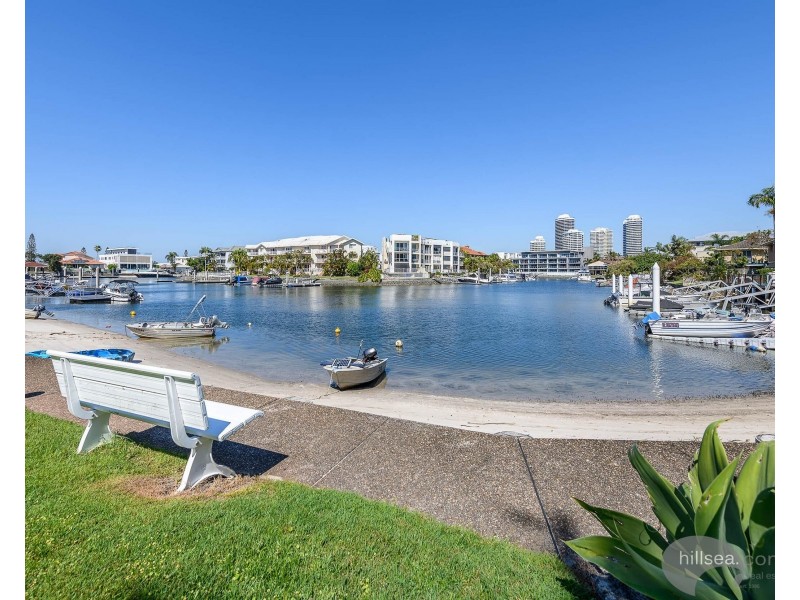 2/22 Jennifer Avenue, Runaway Bay QLD 4216