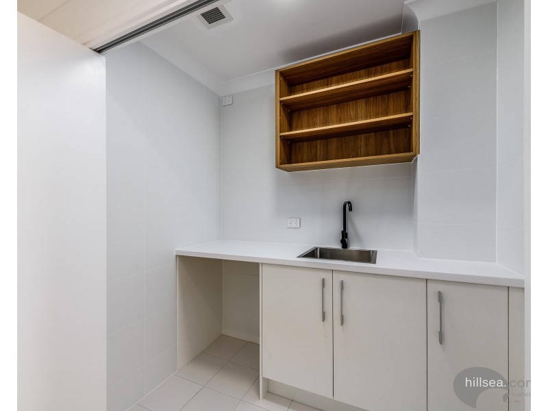 17/112 Stanhill Drive, Surfers Paradise QLD 4217