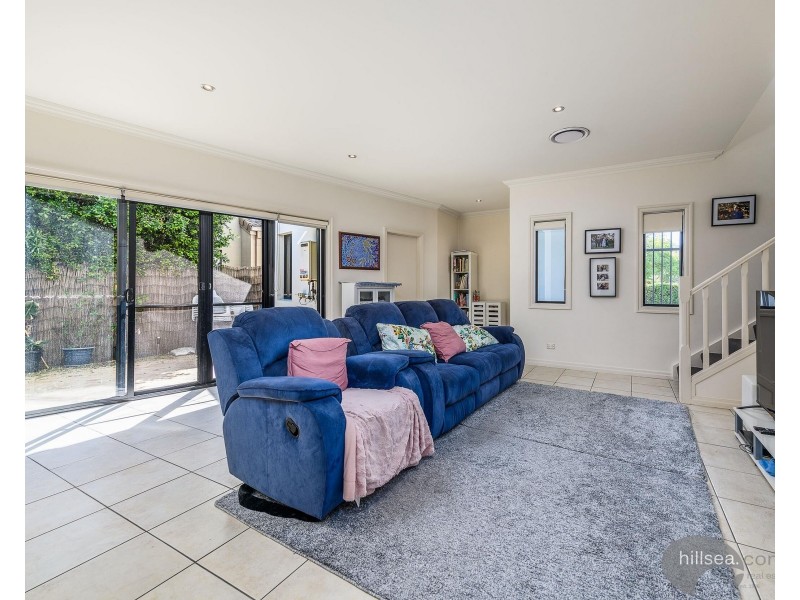 2/50 Bayview Street, Runaway Bay QLD 4216