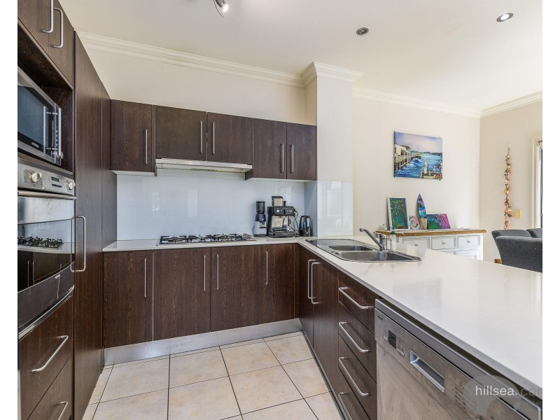 2/50 Bayview Street, Runaway Bay QLD 4216