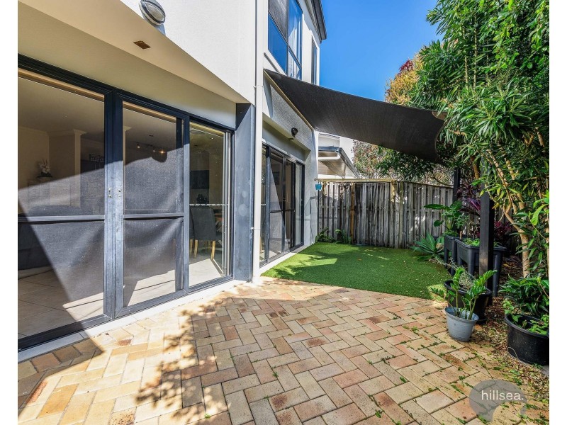 2/50 Bayview Street, Runaway Bay QLD 4216