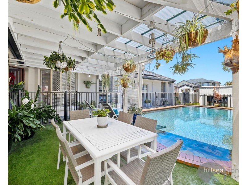 11 Seabreeze Street, Paradise Point QLD 4216