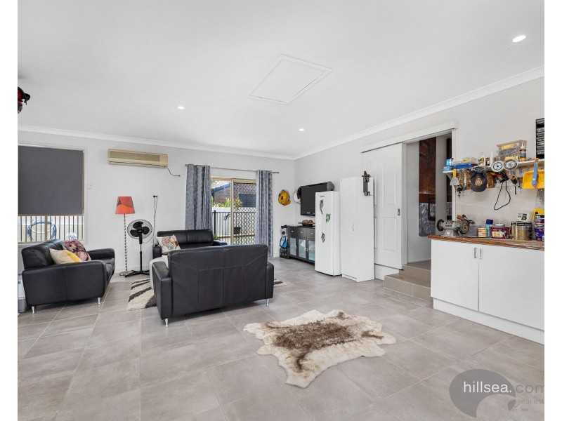 11 Seabreeze Street, Paradise Point QLD 4216