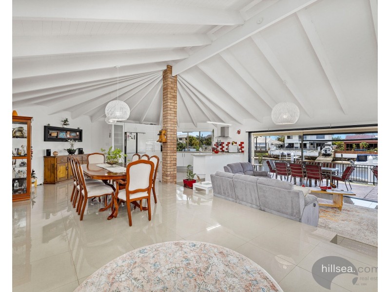 11 Seabreeze Street, Paradise Point QLD 4216