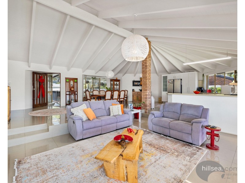 11 Seabreeze Street, Paradise Point QLD 4216