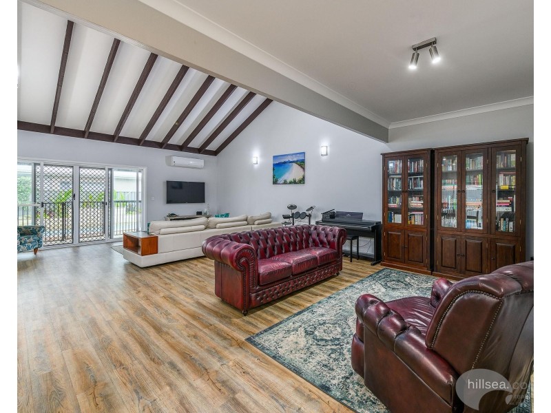 4 Bluegum Avenue, Hollywell QLD 4216