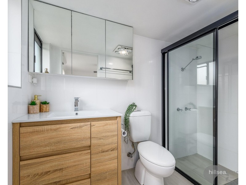 2/405 Bayview Street, Hollywell QLD 4216