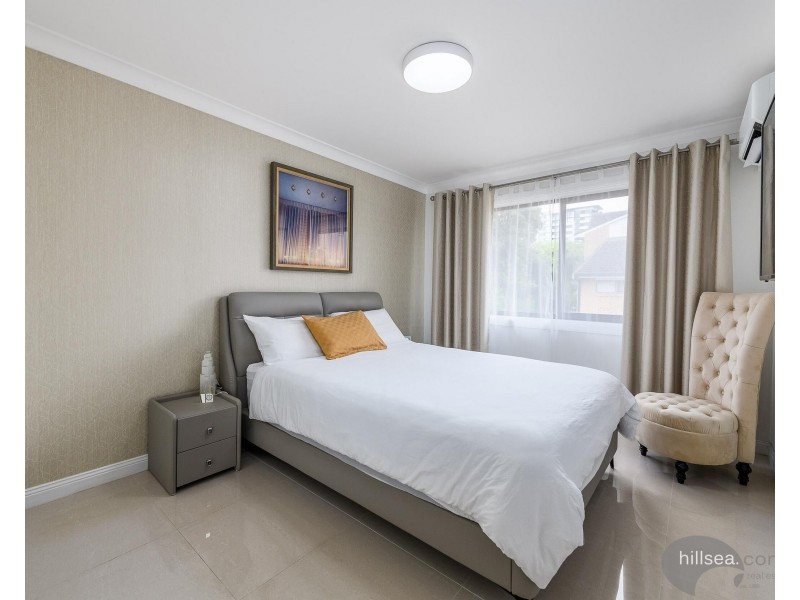 5/168 Frank Street, Labrador QLD 4215