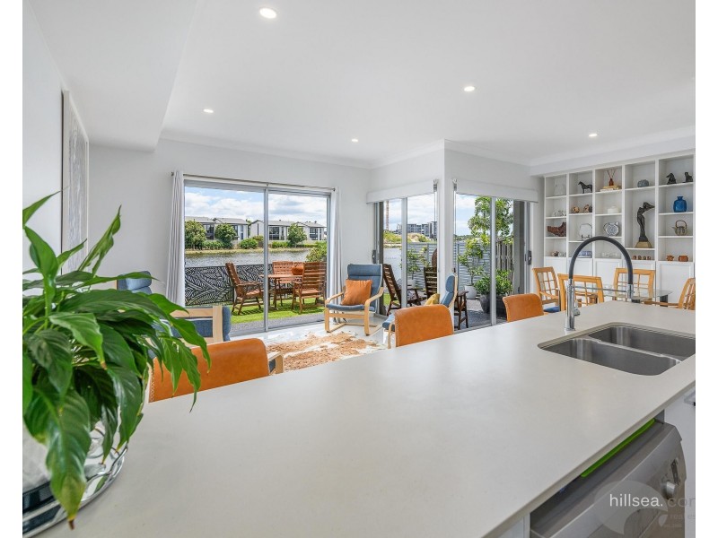 20/156 Marina Quays Boulevard, Hope Island QLD 4212