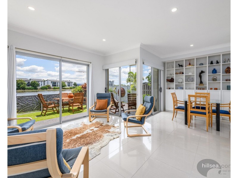 20/156 Marina Quays Boulevard, Hope Island QLD 4212