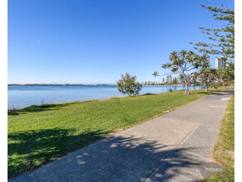 6/218 Marine Parade, Labrador QLD 4215
