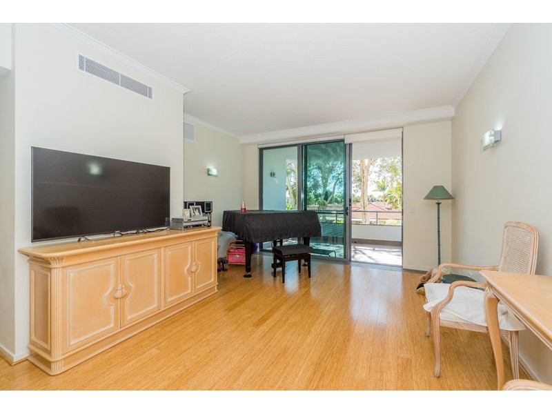 71/20 Bayview Street, Runaway Bay QLD 4216