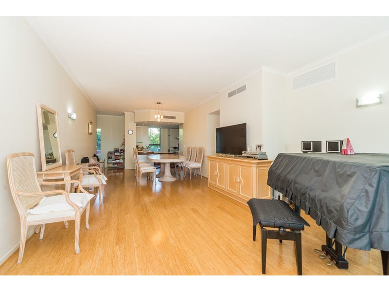 71/20 Bayview Street, Runaway Bay QLD 4216