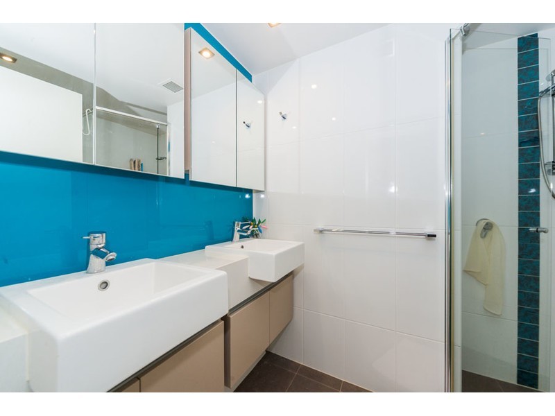 71/20 Bayview Street, Runaway Bay QLD 4216