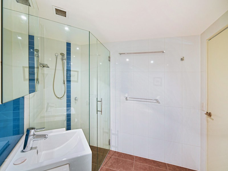 5T/20 Bayview Street, Runaway Bay QLD 4216