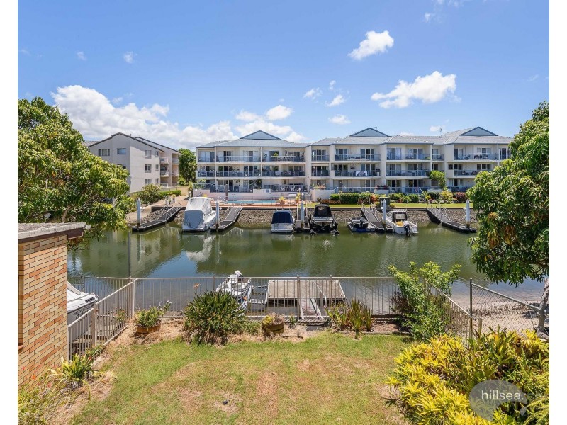 16 Oatland Esplanade, Runaway Bay QLD 4216