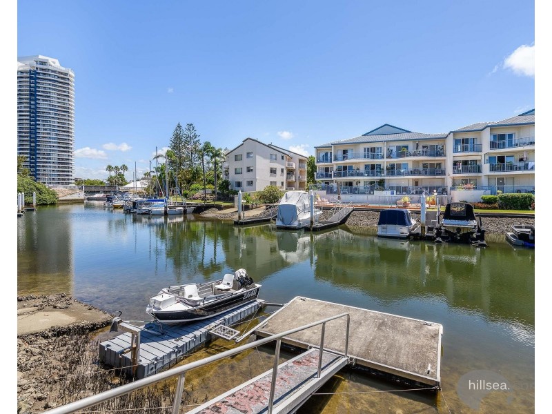 16 Oatland Esplanade, Runaway Bay QLD 4216