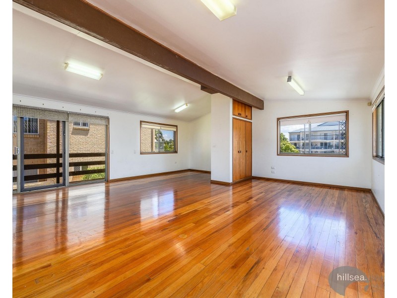 16 Oatland Esplanade, Runaway Bay QLD 4216