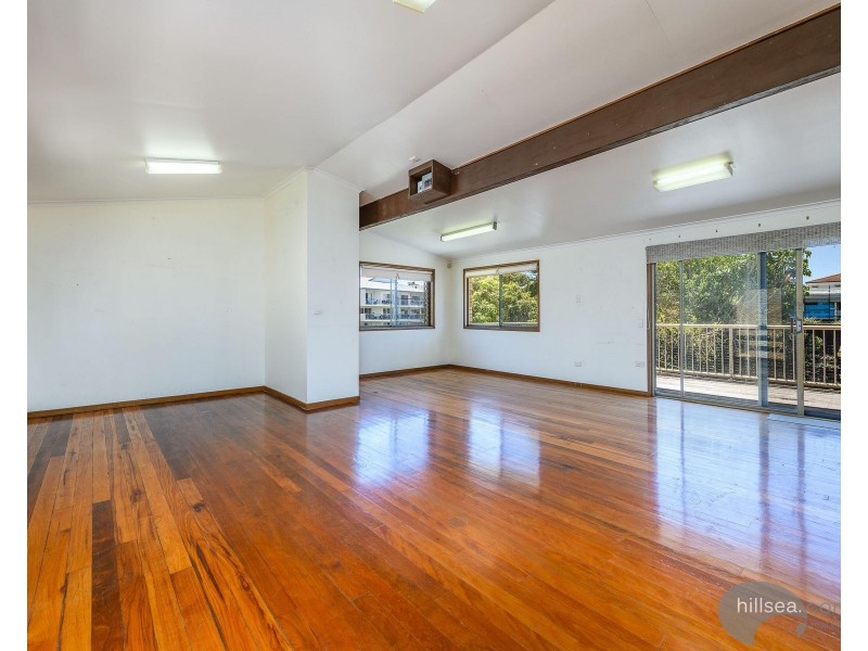 16 Oatland Esplanade, Runaway Bay QLD 4216
