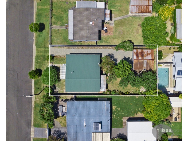 12 Plover Avenue, Paradise Point QLD 4216