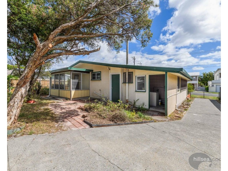 12 Plover Avenue, Paradise Point QLD 4216