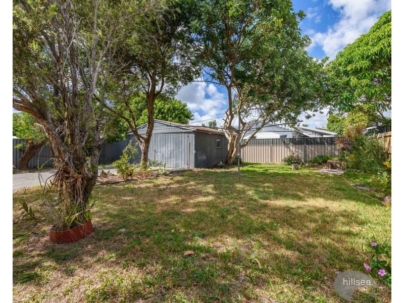 12 Plover Avenue, Paradise Point QLD 4216