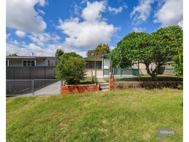 12 Plover Avenue, Paradise Point QLD 4216