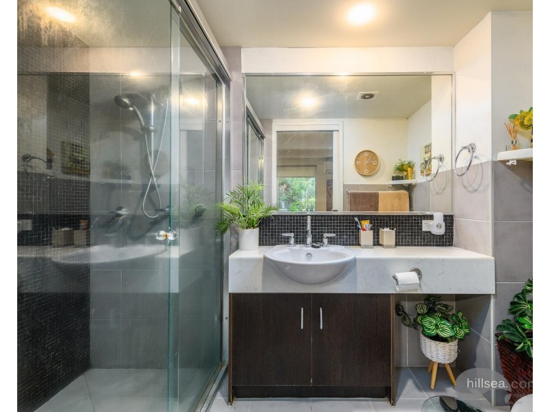 21/22 Oleander Avenue, Biggera Waters QLD 4216