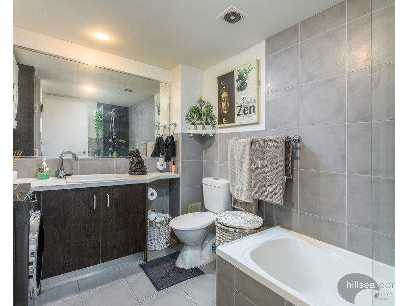 21/22 Oleander Avenue, Biggera Waters QLD 4216