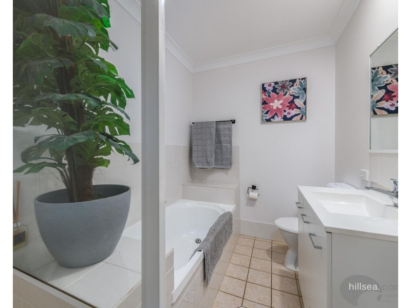 3/30 Government Road, Labrador QLD 4215