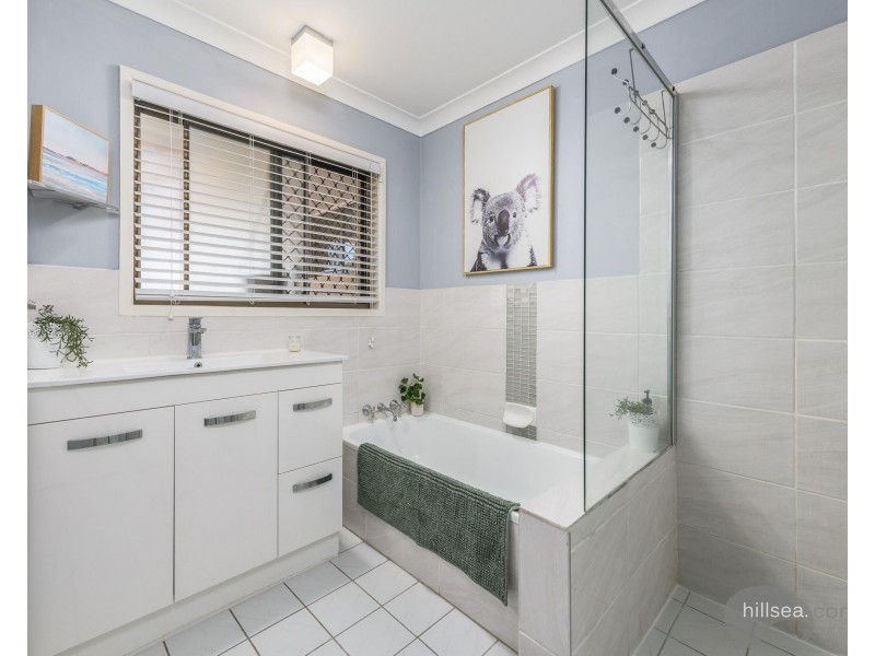 8 Viola Avenue, Hollywell QLD 4216