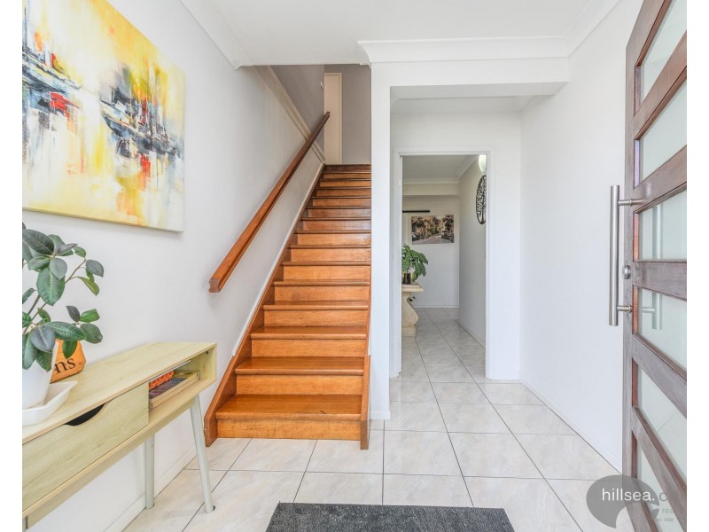 8 Viola Avenue, Hollywell QLD 4216