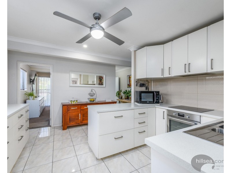 8 Viola Avenue, Hollywell QLD 4216