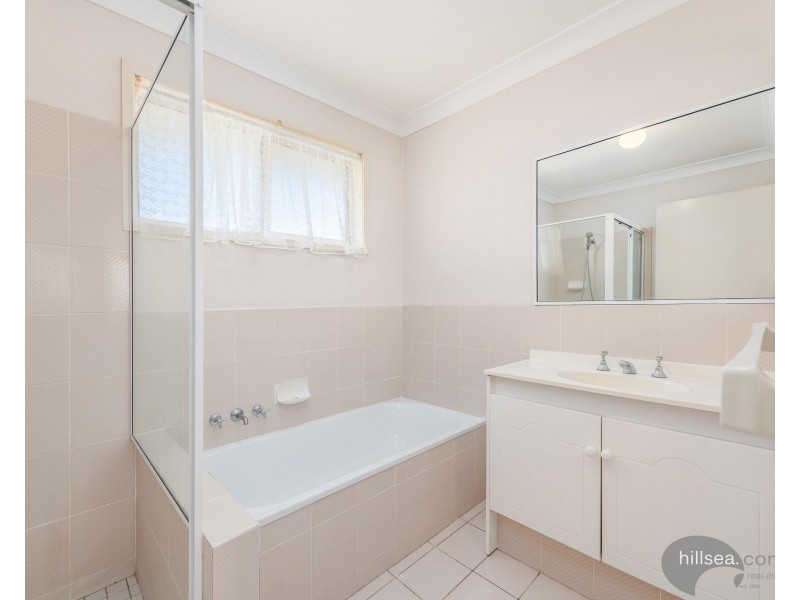 2 Cayman Court, Runaway Bay QLD 4216